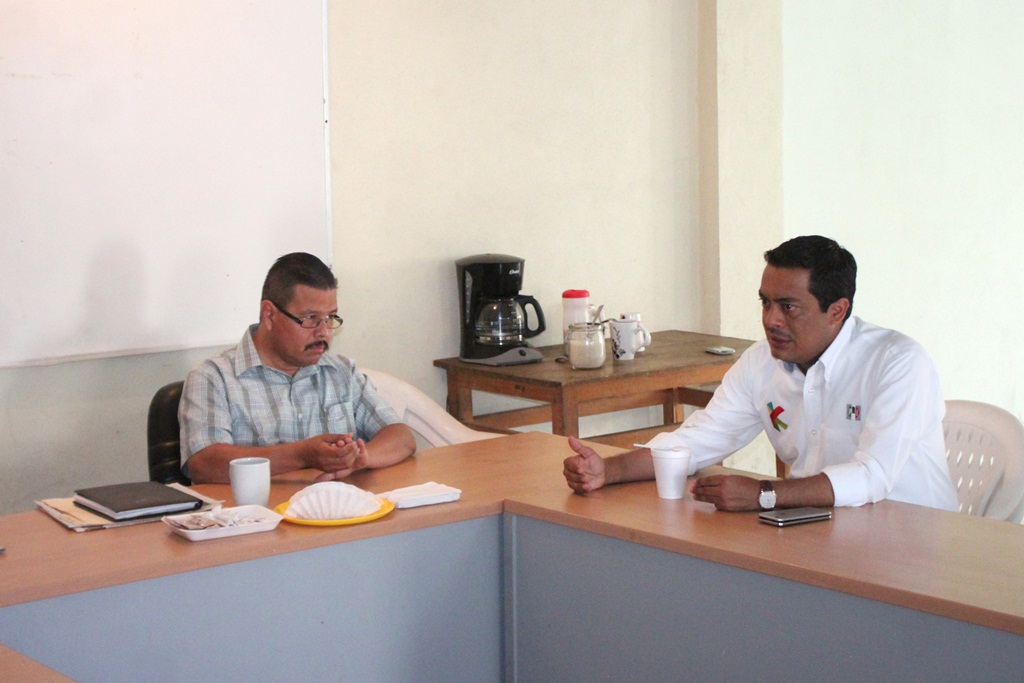 kike rojas y lider antorchista
