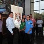 0173.JUNIO.2015_UC_Abandera rector a deportistas de la UdeC