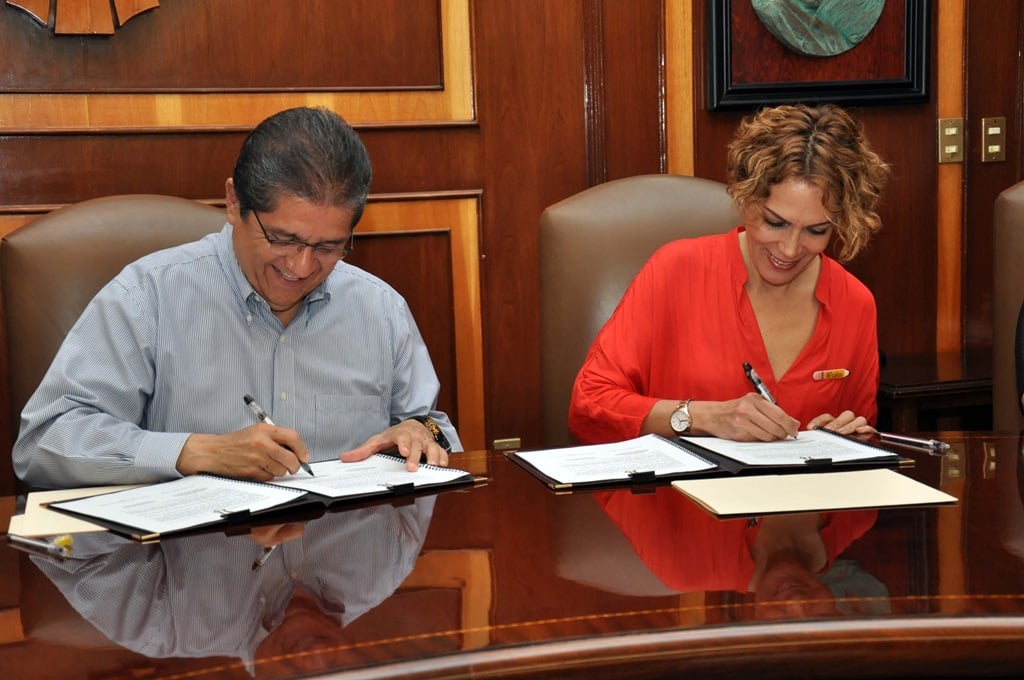 Firma de convenio UdeC_Fundación Televisa