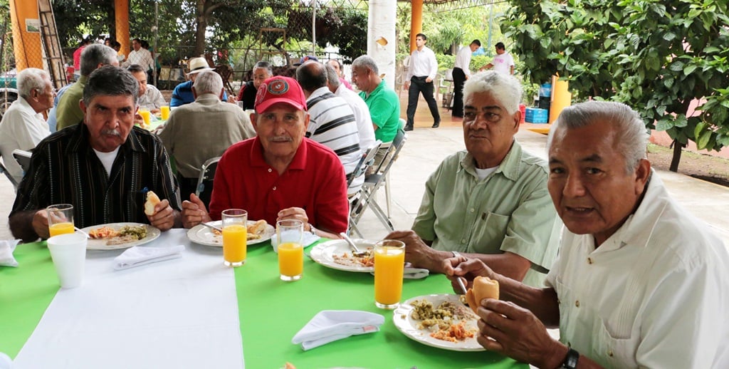 padres festejo dif