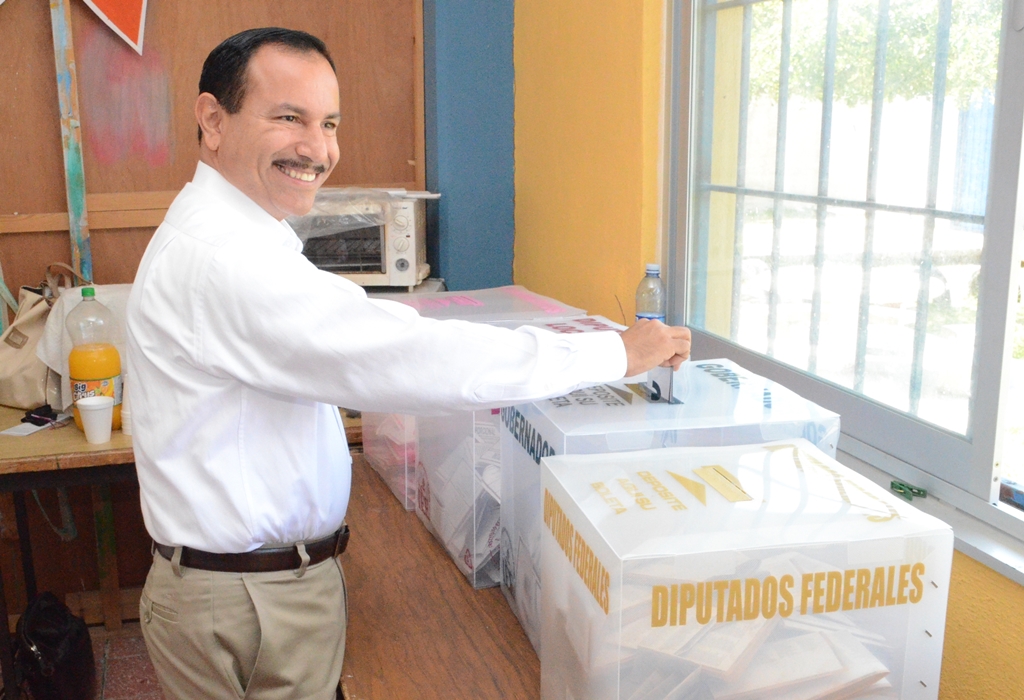 votando Federico Rangel
