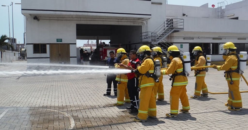 Bomberos de API capacitan a personal