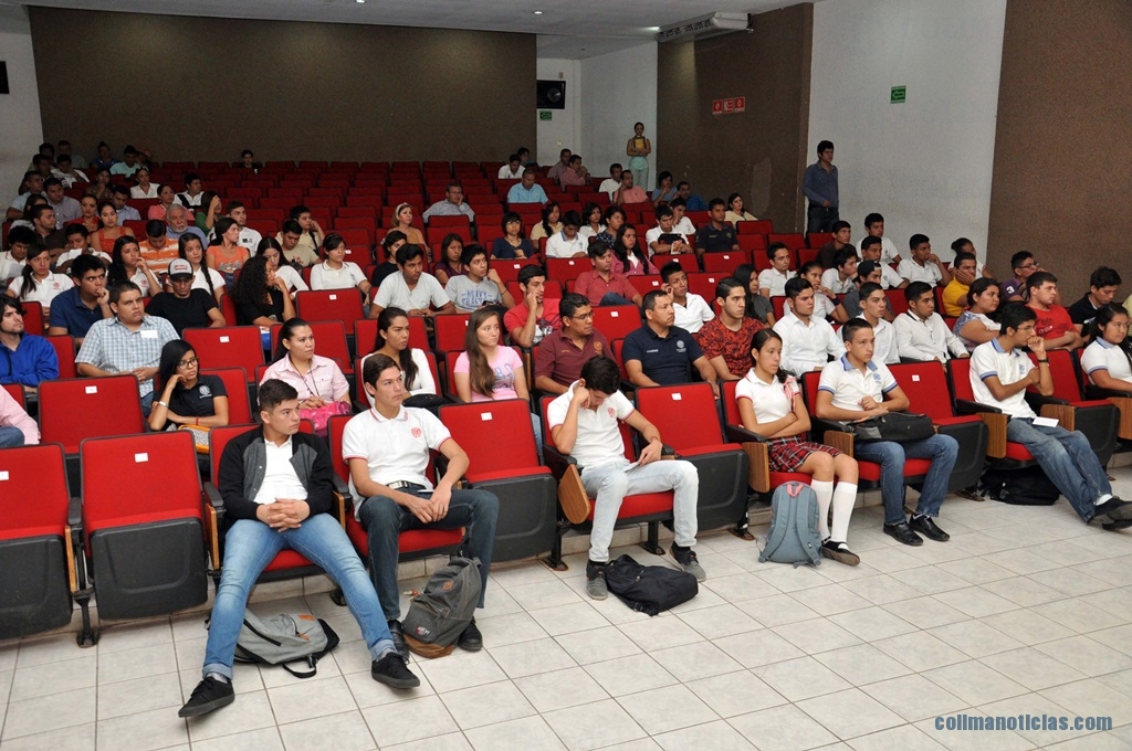Entregan Becas Caramiga
