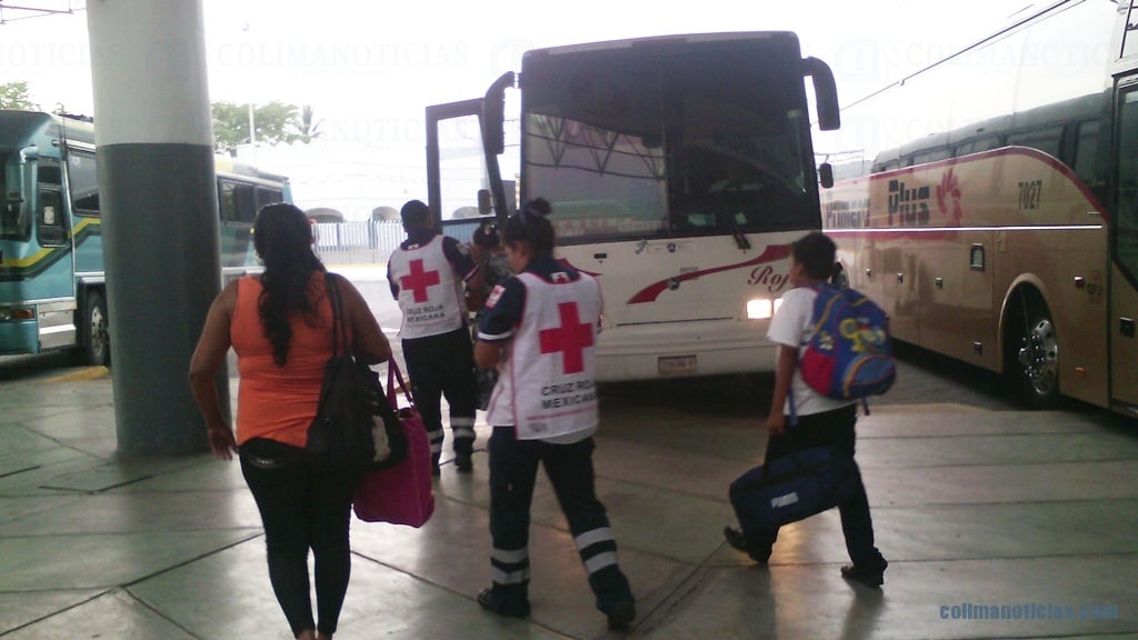 MUJER auxiliada en central autobuses
