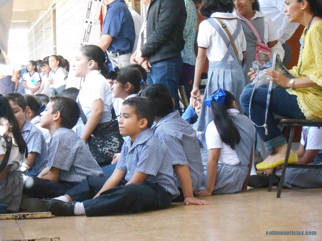 alumnos colima