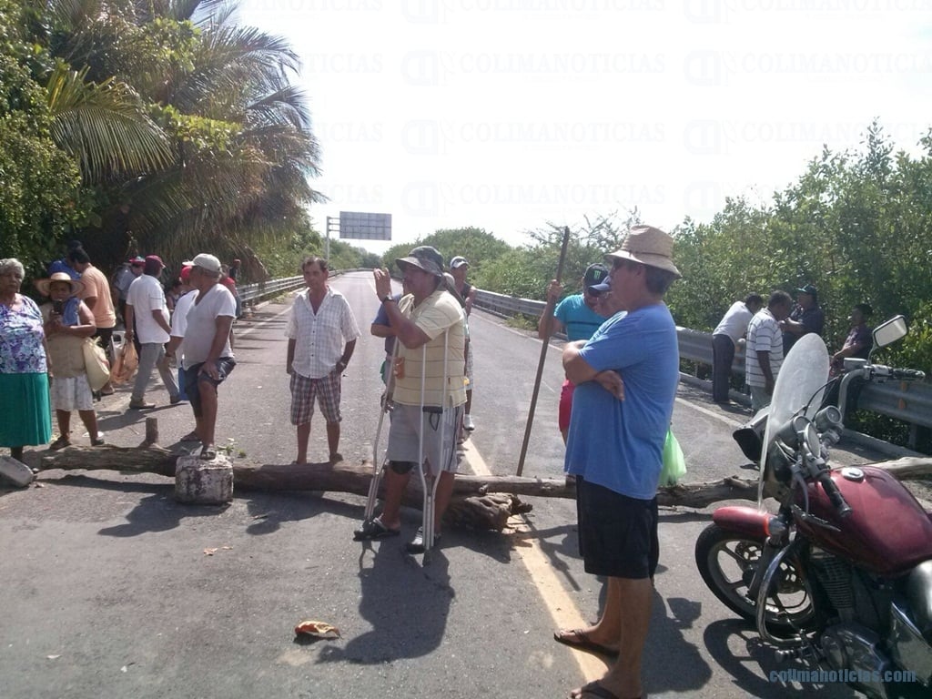 pescadores en campos BLOQUEO
