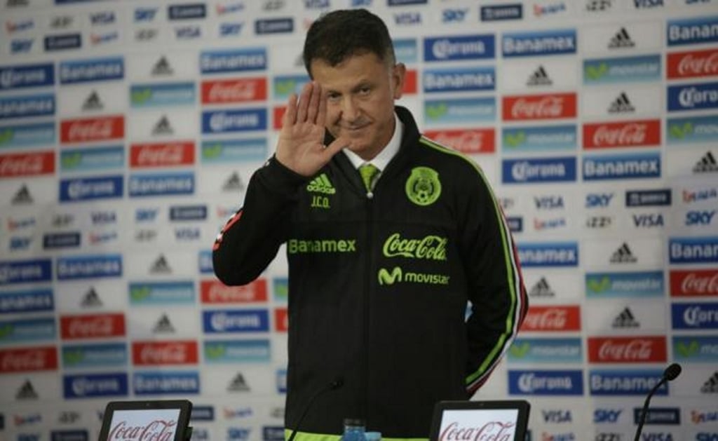 0115.OCTUBRE.2015_Tri_Presentan a Juan Carlos Osorio