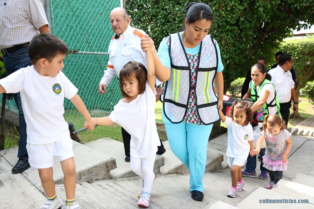_Realizan simulacro de evacuación de la Estancia Infantil_d