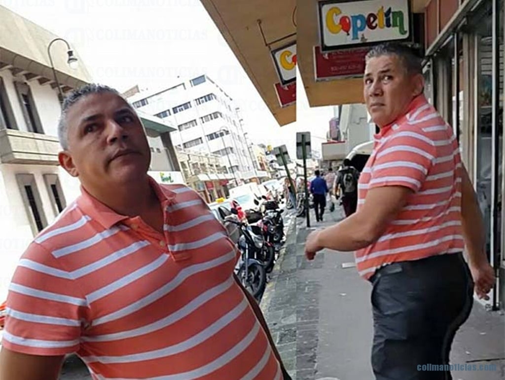 grababa bajo la falda de una joven