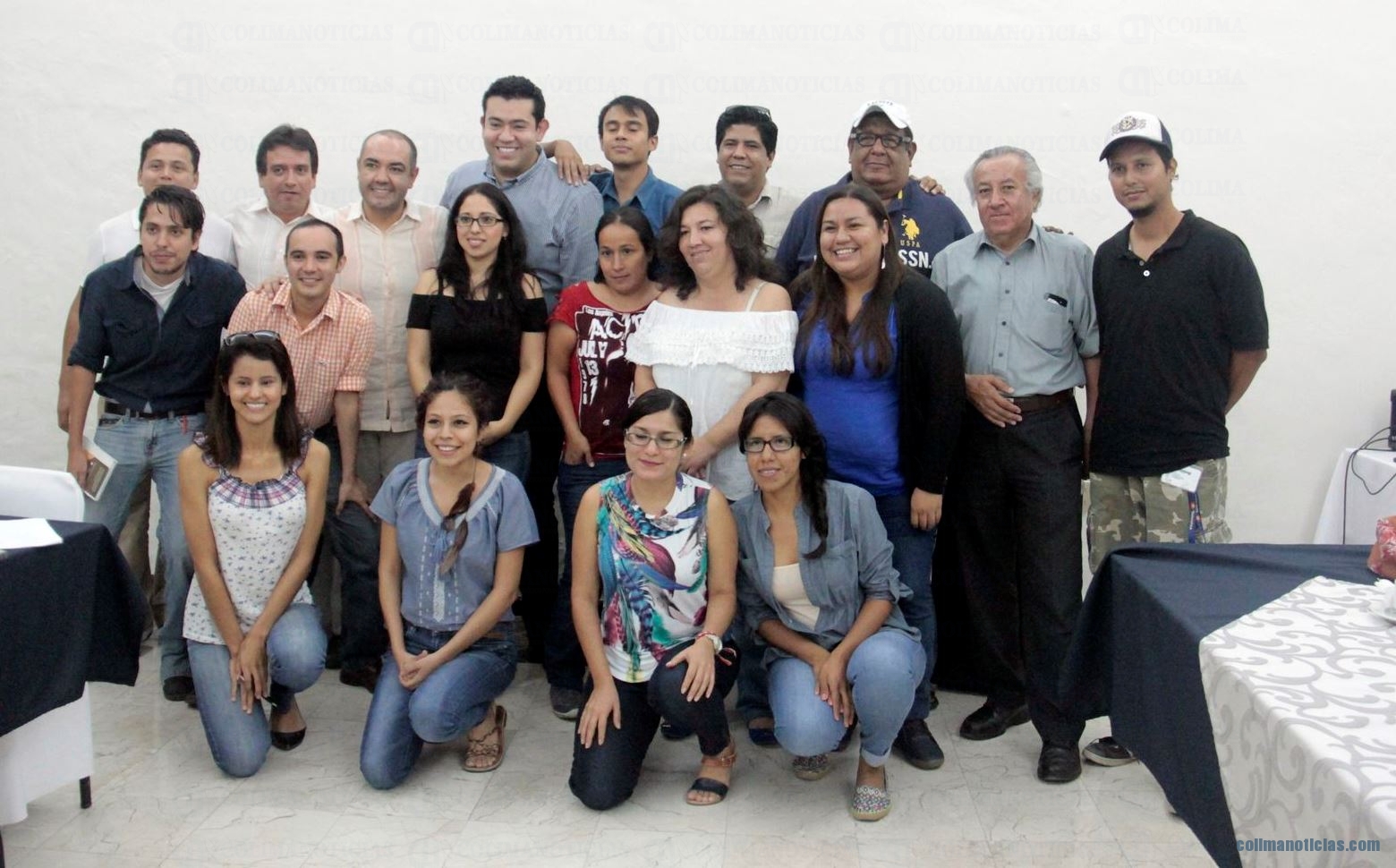 Capacitan en ‘primeros auxilios legales’ a periodistas colimenses