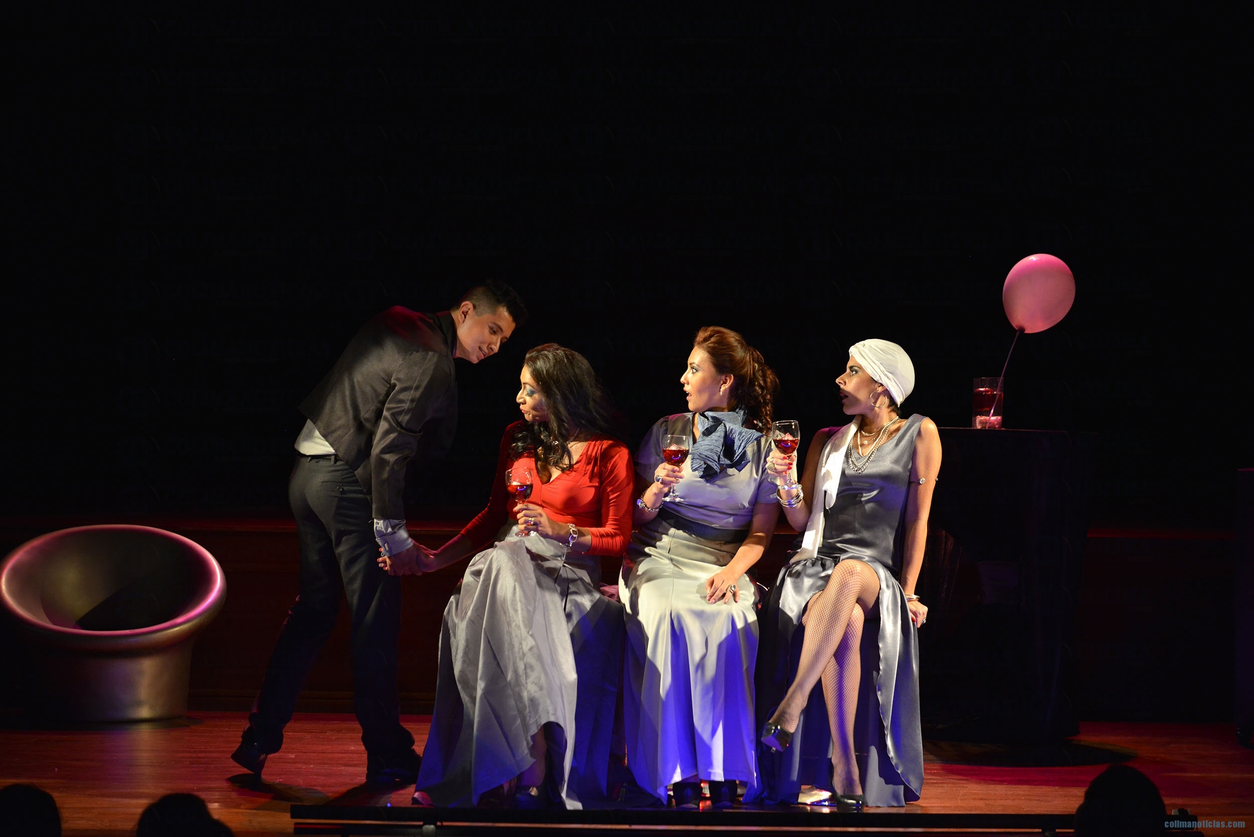 La obra -Tercia de reinas- ofrecerá temporada a partir del 20 de noviembre, los viernes y sábados en la Sala Emilio Carballido