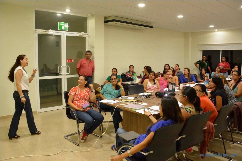 SNTE realiza cursos de capacitación a docentes que serán evaluados