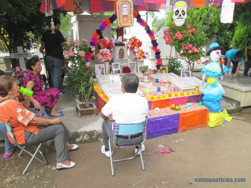 tumba DE FAMILIA GUADALUPE MORENO