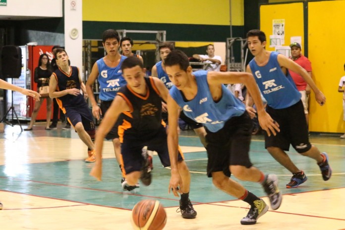0126.DICIEMBRE.2015_UC_Campamento de Básquetbol