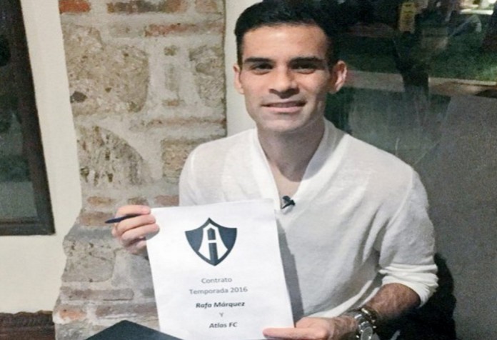0157.DICIEMBRE.2015_LigaMX_Rafa Márquez firma con Atlas FC