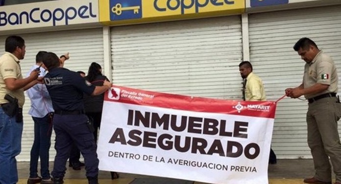 Clausuran Coppel de Nayarit tras humillación a indigentes