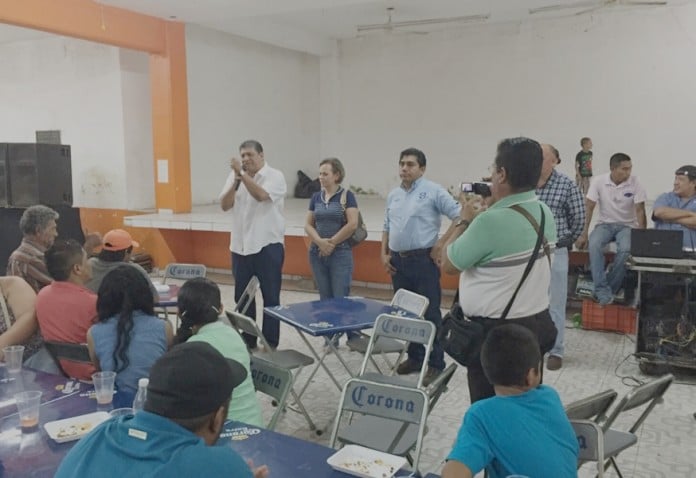 Nabor Ochoa reaparece en acto público con JLPR