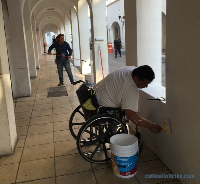 Pintan fachada del centro histórico de Manzanillo