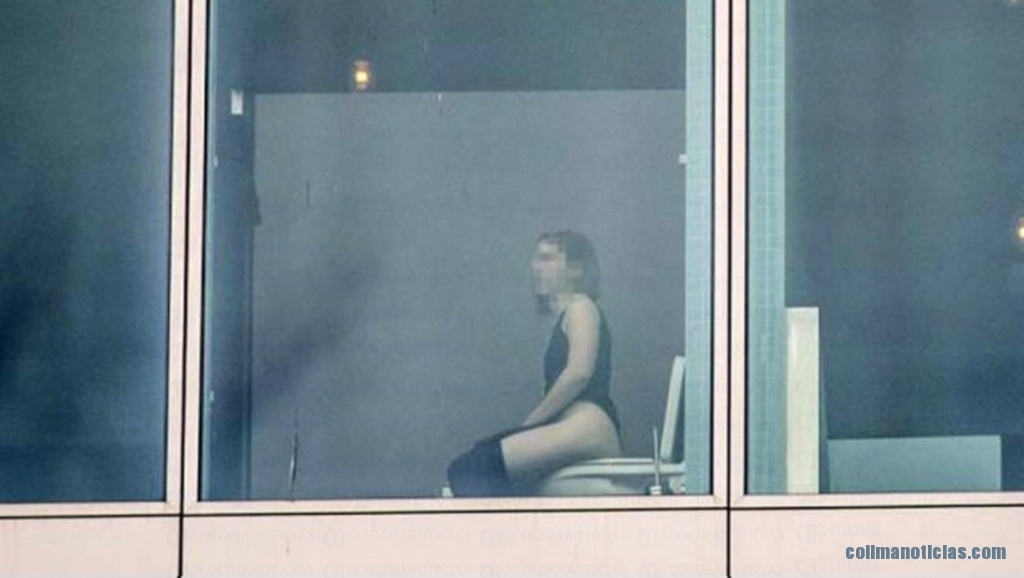 lujoso hotel permite que sus huéspedes sean observados en el baño