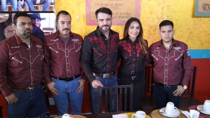Villalvarense por Tradición presentó camisa alusiva a Festejos Charrotaurinos