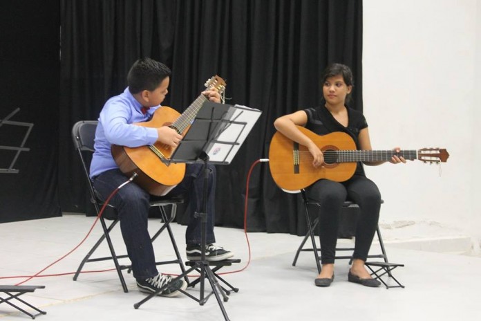 guitarra -manzanillo