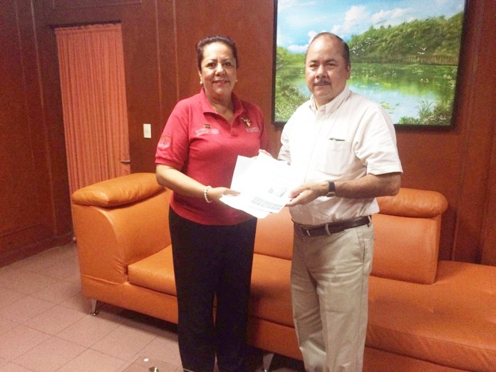 IMELDA LINO Y ALCALDE DE ARMERIA