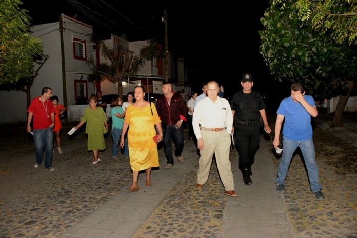 Seguridad Estatal vecinos de la col. Santa Teresa