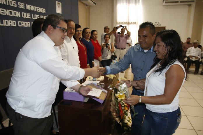 contraen matrimonio