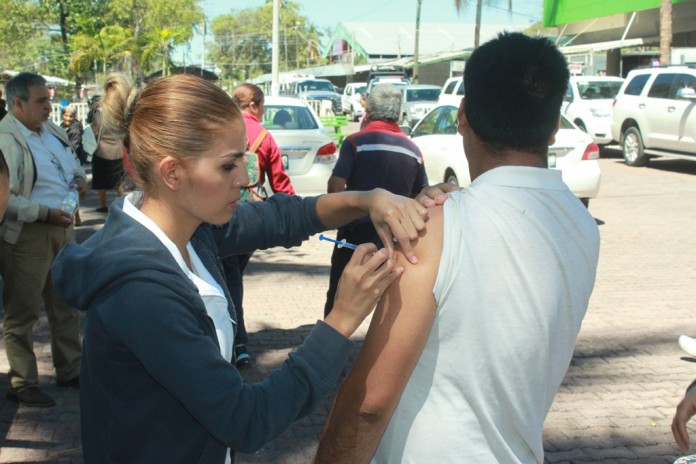 Aplicarán vacuna contra el dengue este año en Colima