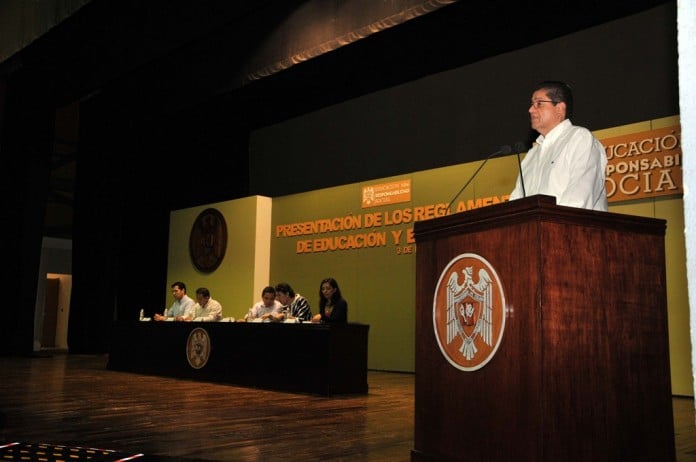 Presentan reglamentos Educativo y Escolar