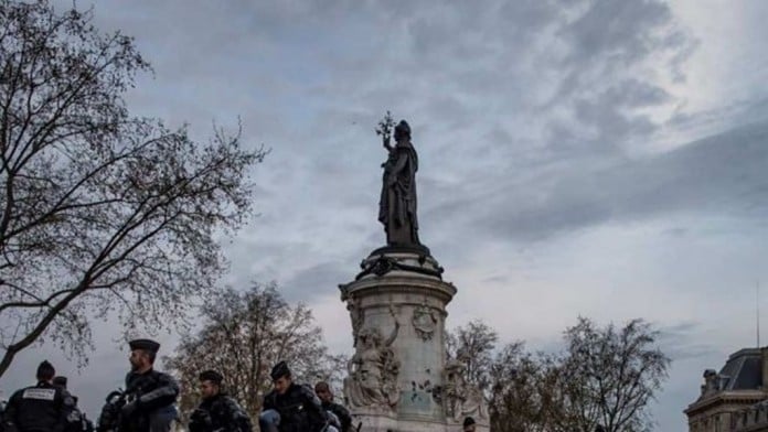 desalojan indignados en paris