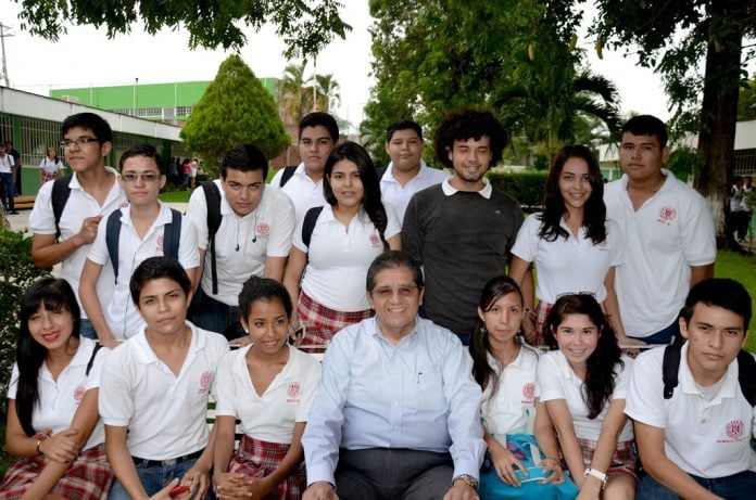 rector y alumnos