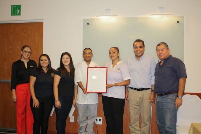 Diseñan alumnos política laboral inclusiva para hotel