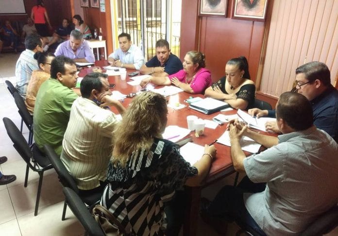 INSULTA ALCALDE A REGIDOR