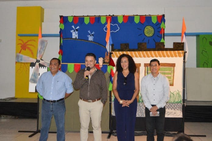 Los Títeres de la Media Luna llevaron espectáculo de Don Quijote de la Mancha, a Coquimatlán (1)