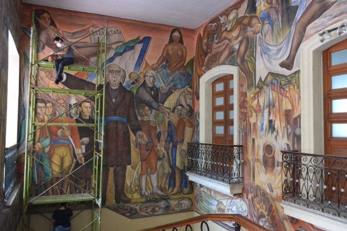 Secretaría de Cultura inició restauración al mural de Palacio de Gobierno