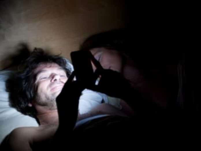 celular antes de dormir