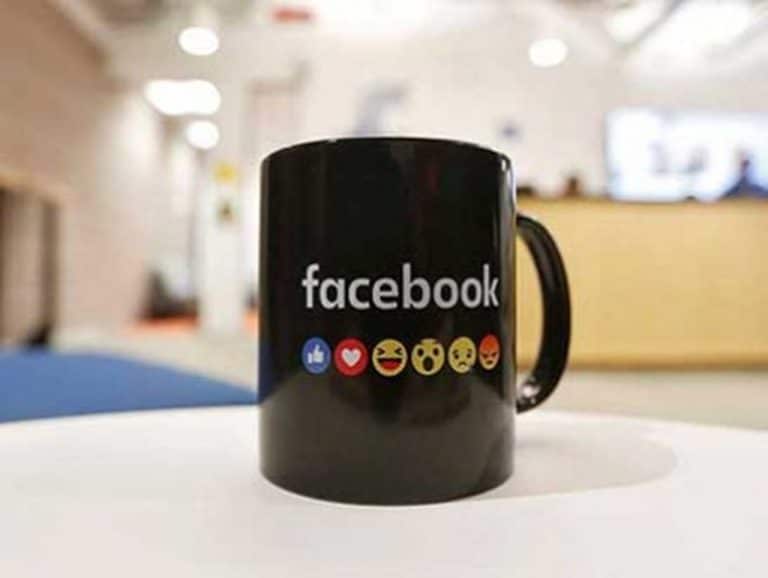 Facebook frenará el porno por venganza… viendo tus fotos íntimas