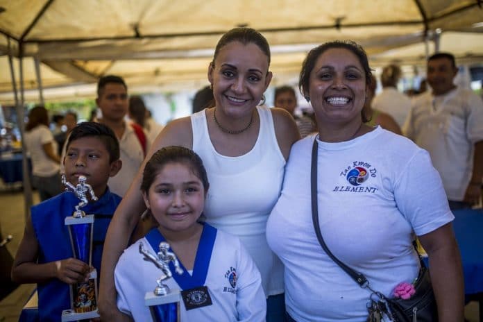 Agradecen campeones de artes marciales a Gabriela Benavides