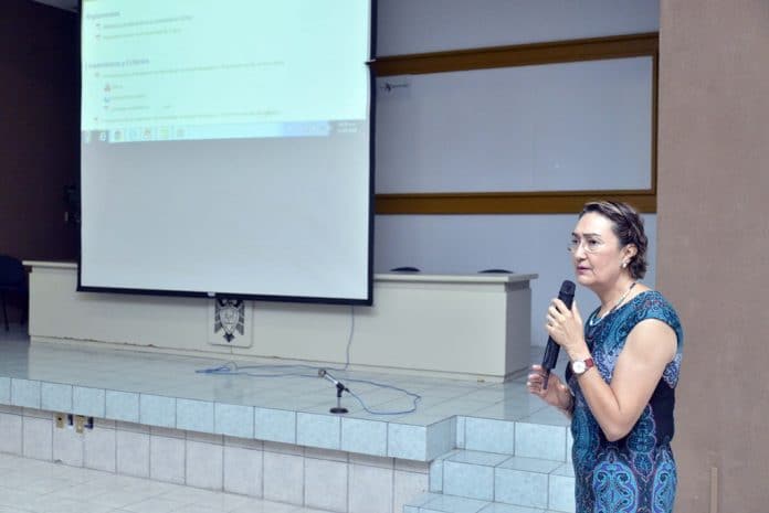 Conferencía sobre normatividad en la UdeC