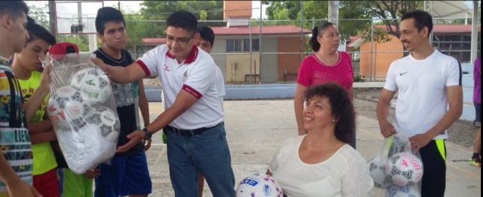 INCODE premió y entregó material deportivo a jóvenes futbolistas
