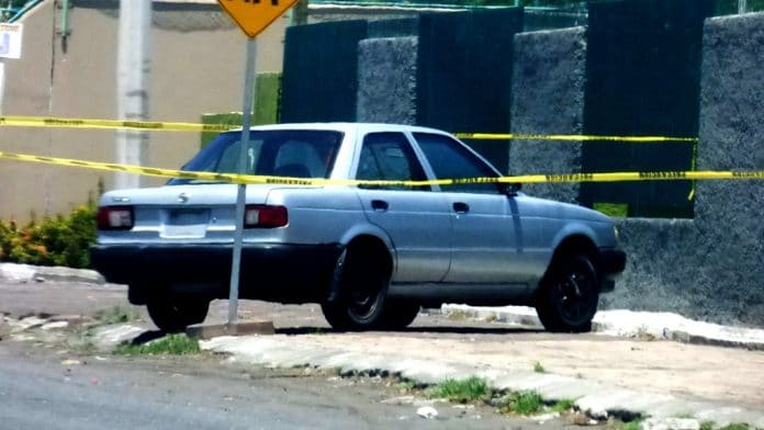 Localizan en Tecomán vehículo con reporte de robo