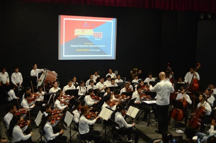 Orquesta Filarmónica Infantil de Manzanillo1