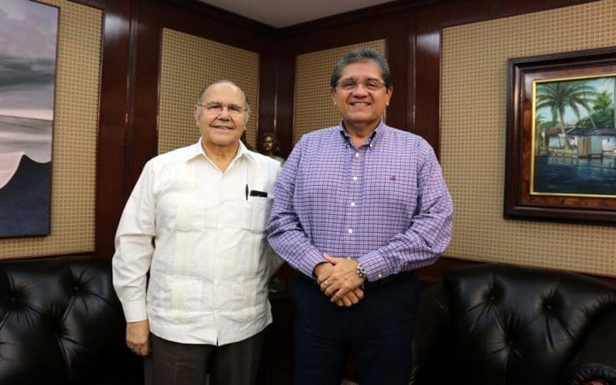 Secretario de Seguridad Pública, Eduardo Villa Valenzuela y Rector José Eduardo Hernández
