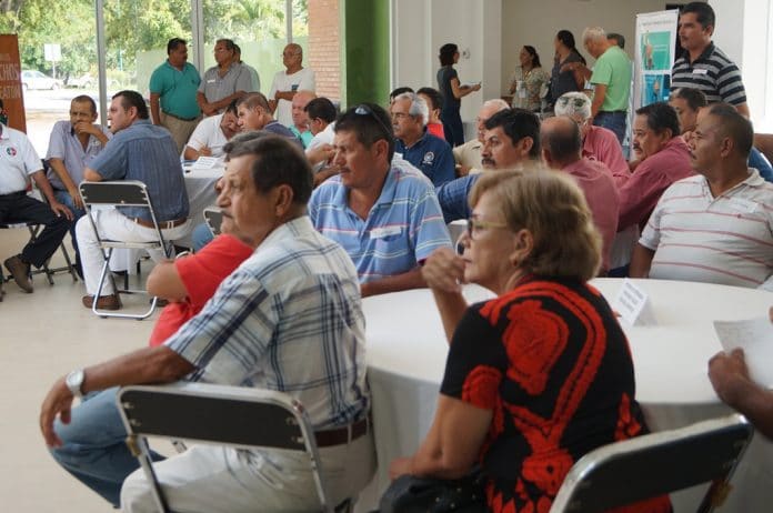 Sostiene Movilidad encuentro con taxistas para conocer propuestas