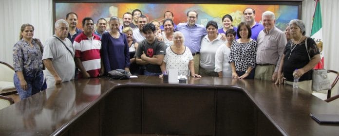pescadores de Cuyutlán con Gobernador