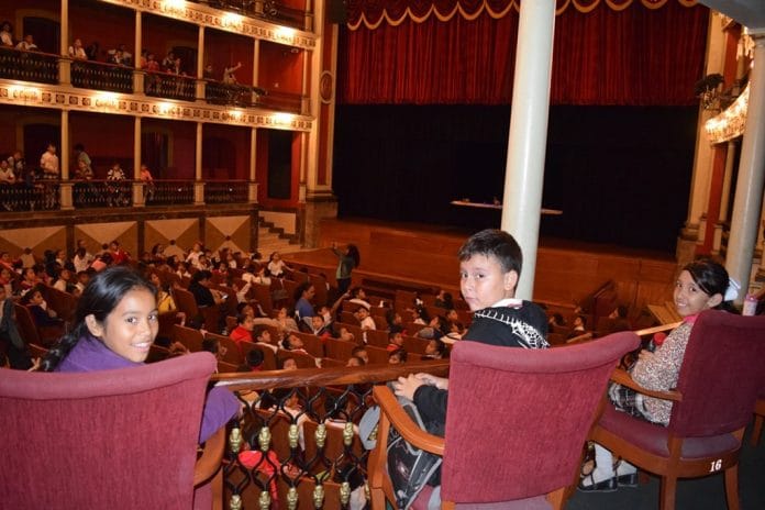 teatro escolar en Colima