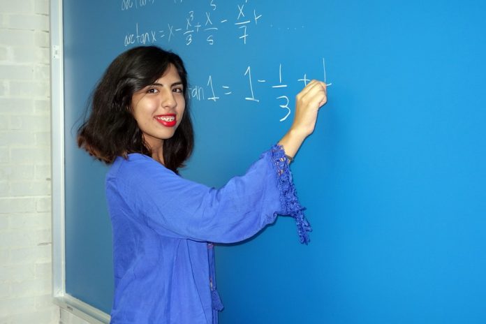 Karla Flores_Becada de la Fac. de Ciencias