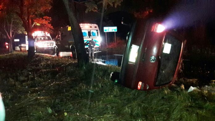 Movilizacion por volcadura de vehículo Cerca del Trapiche