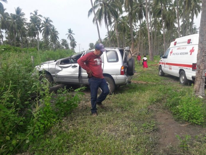 Se registra accidente en la carretera Tecomán–Boca de Pascuales